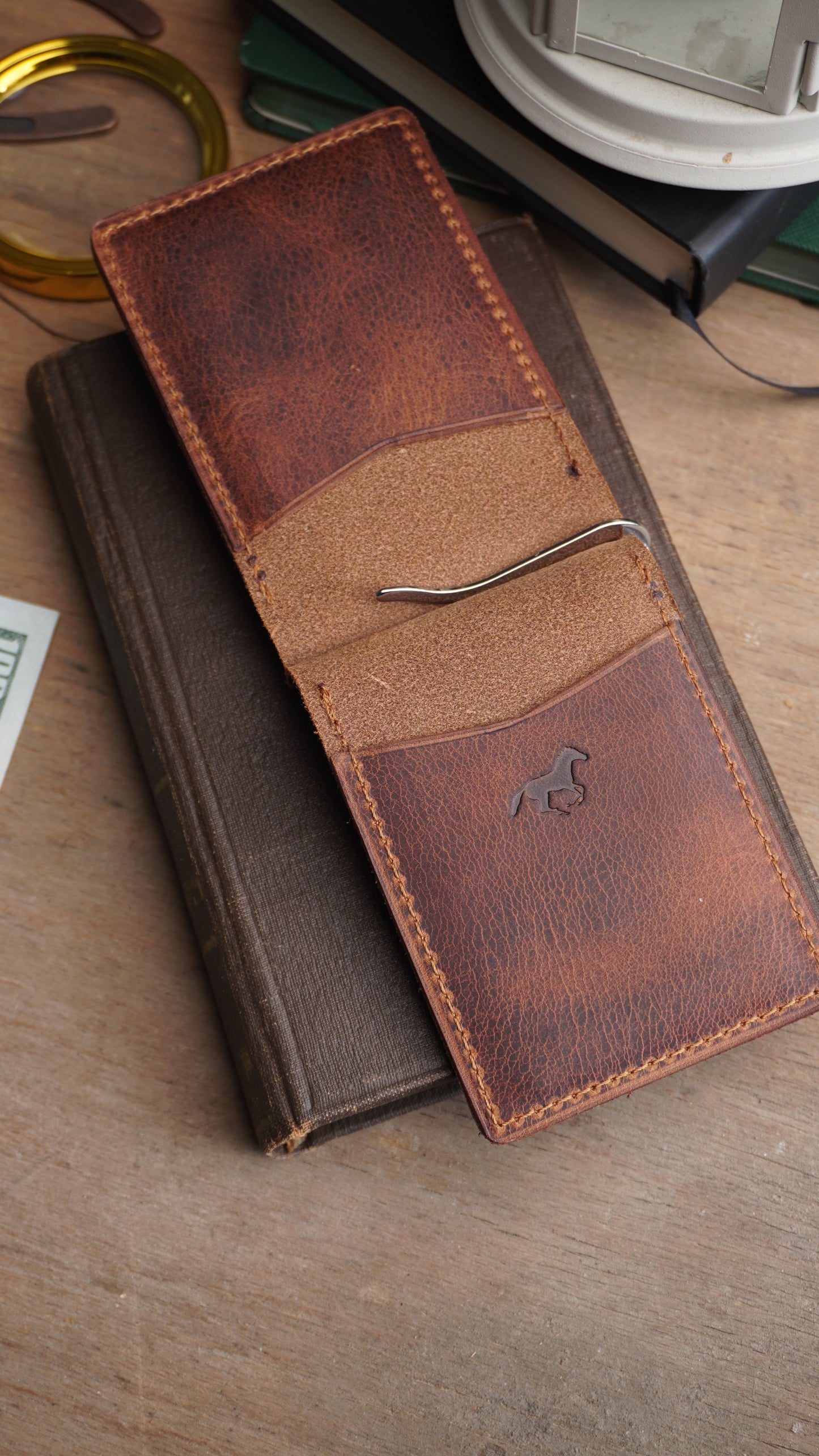 AKHAL KLİPSLİ DERİ KARTLIK